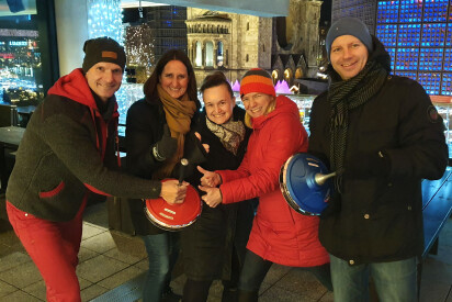 Eisstockbahn am BIKINI Berlin