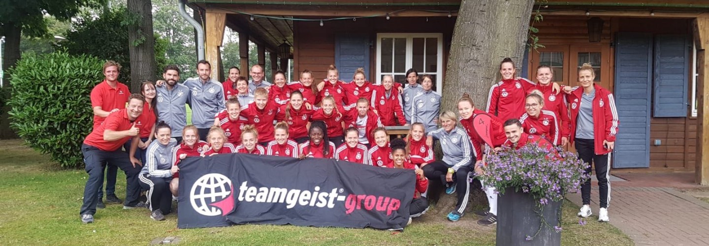 DFB U19 Frauen mit teamgeist beim Teambuilding-Event als Vorbereitung zur EM 2019