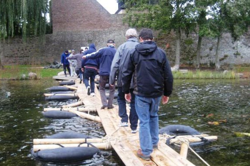 team auf der Brücke-Flensburg