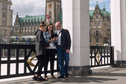 Team Hamburg Rathaus iPad Tablet