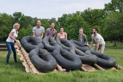 Flossbau Team Outdoor Wiese