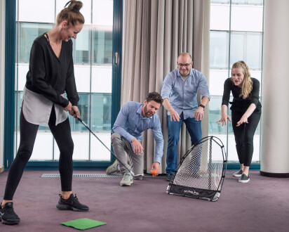 Golf Indoor Team Hindernis Ball Schlaeger