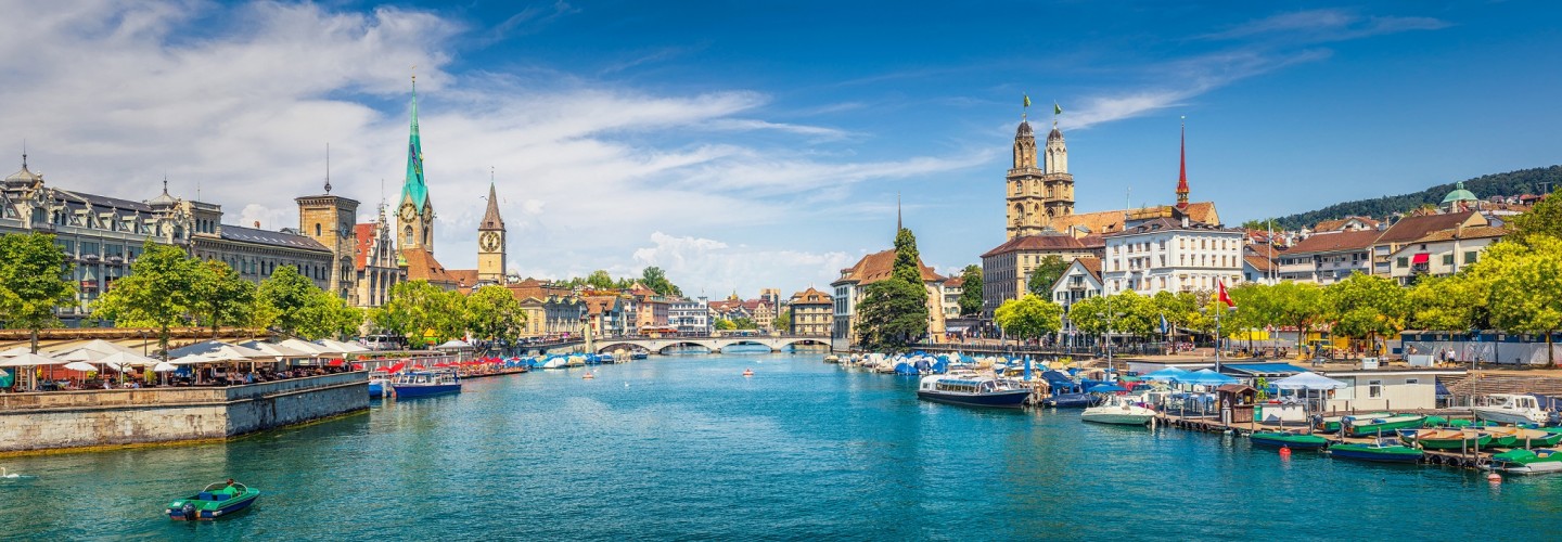 Zürich Skyline mit Limmat, Fraumünster und Großmünster